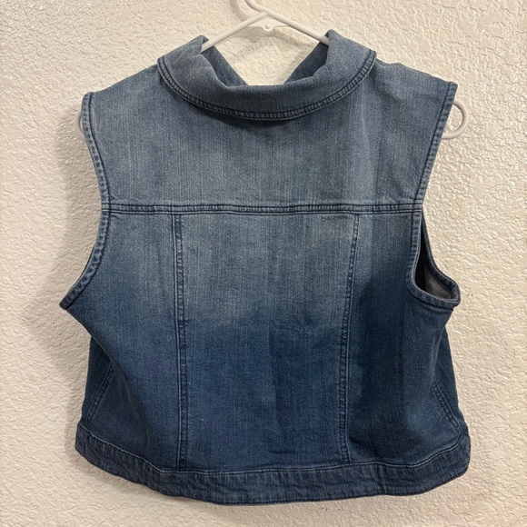 Neworld Denim Cropped Sleeveless Vest Women’s L Blue Stretch Jean Vest - Picture 2 of 4